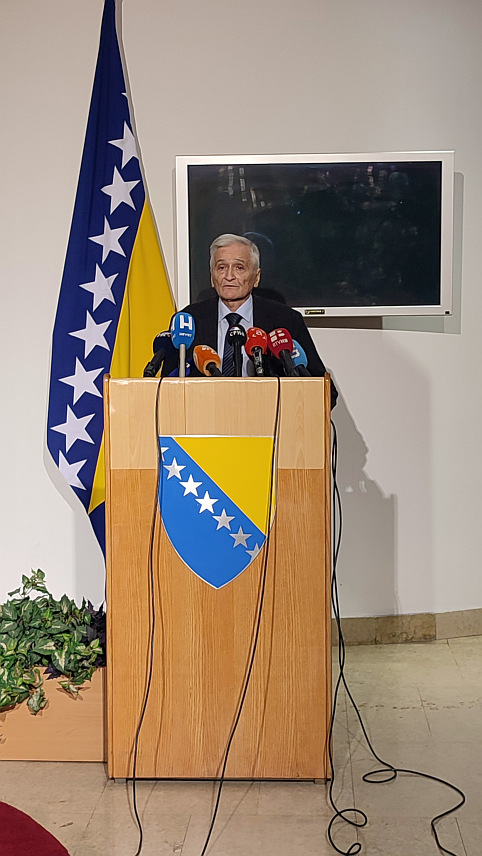 САРАЈЕВО, 16. ФЕБРУАРА /СРНА/ - Замјеник предсједавајућег Дома народа Никола Шпирић на конференцији за новинаре.