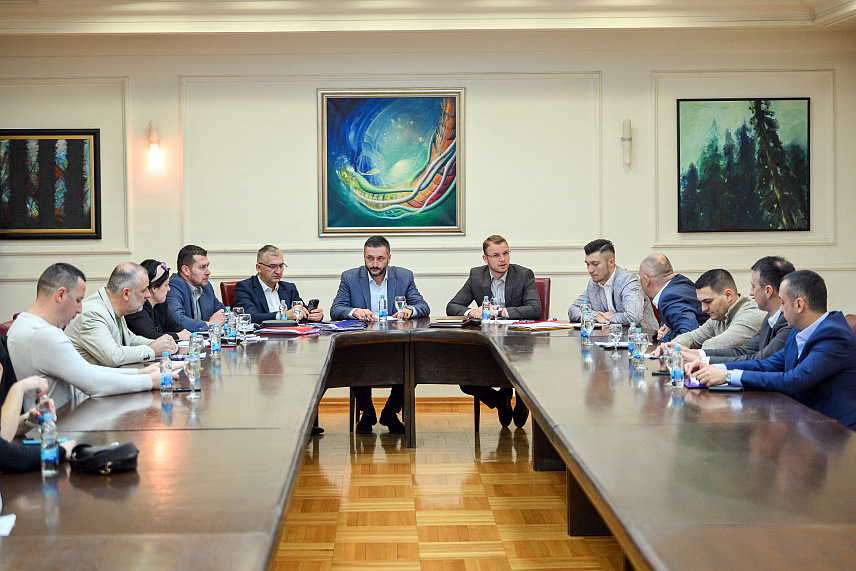 БАЊАЛУКА, 16. ФЕБРУАРА /СРНА/ - Редовна сједница Скупштине града Бањалука на којој ће, између осталог, бити расправљано о повољнијем јавном превозу, заказана је за 27. фебруар, договорено је на скупштинском Колегијуму.