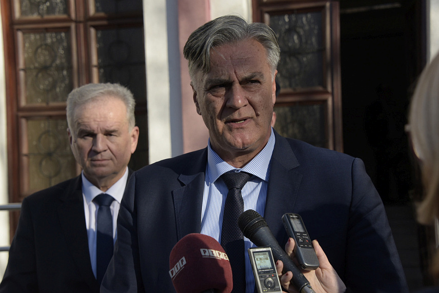 СРБАЦ, 16. ФЕБРУАРА /СРНА/ - Mинистар унутрашњих послова Републике Српске Синиша Каран., изјава новинарима.