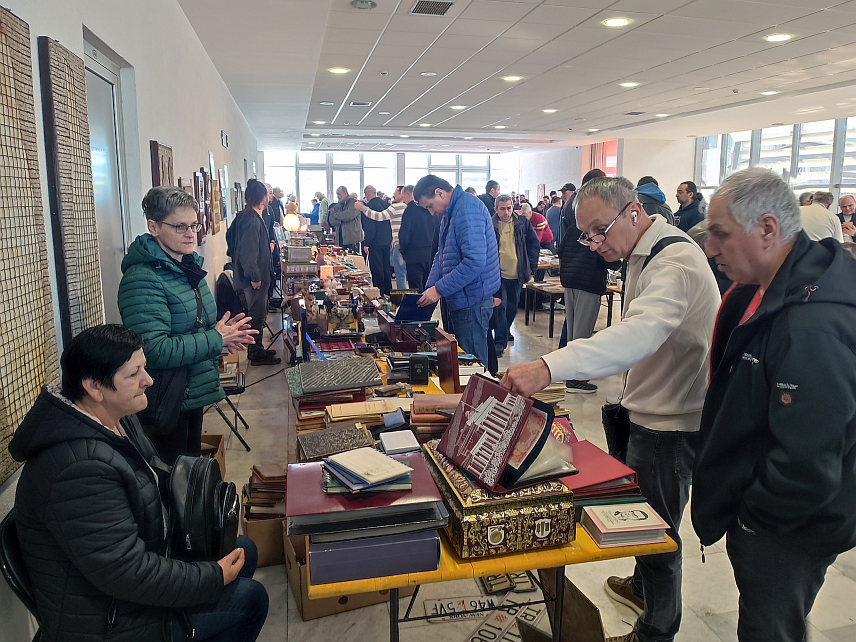 ГРАДИШКА, 17. ФЕБРУАРА /СРНА/ - У Градишци је данас одржан 27. Сајам колекционарства и антиквитета "Денариус 2024" на којем је чествовало 55 колекционара из БиХ, Србије, Хрватске, Црне Горе и Словеније.
