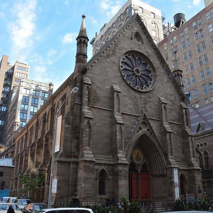 ЊУЈОРК, 17. ФЕБРУАРА /СРНА/ - Његова светост патријарх српски Порфирије посјетио је данас Саборни храм Светог Саве на Менхетну и упознао се са током радова на обнови и реконструкцији ове светиње која је оштећена у пожару на Васкрс 2016. године.