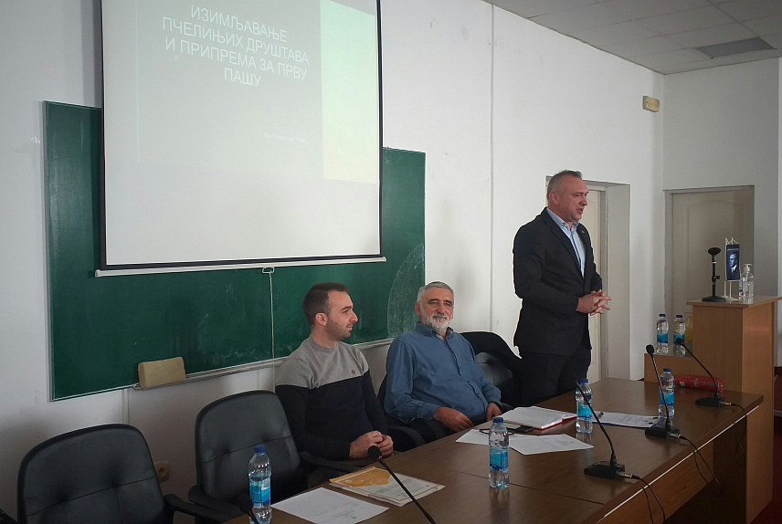 МИЛИЋИ, 1. ФЕБРУАРА /СРНА/ - Стручни сарадник за сточарство у Министарству пољопривреде, шумарства и водопривреде Републике Српске Борислав Пено - предавање.