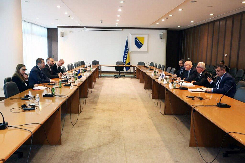 САРАЈЕВО, 1. ФЕВРУАРА /СРНА/ - Чланови Делегације Парламентарне скупштине БиХ /ПСБиХ/ у Парламентарној скупштини ОЕБС-а /ПСОЕБС/ Радован Ковачевић и Албин Муслић разговарали су данас са потпредсједником ПСОЕБС-а Киријакосом Хаџијанисом који борави у званичној посјети БиХ.