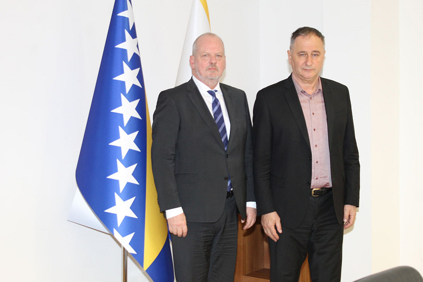 САРАЈЕВО, 20. ФЕБРУАРА /СРНА/ - Сусрет амбасадора Холандије у БиХ Хендрика ван ден Дола и предсједника ВСТС Халила Лагумџије.