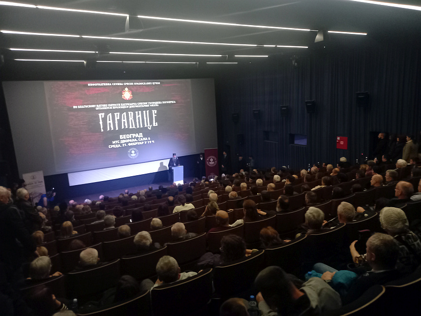БЕОГРАД, 21. ФЕБРУАРА /СРНА/ - Документарни филм "Гаравице" о усташком покољу над српским народом из Бихаћа и околних општина вечерас је имао премијеру у Србији, у Београду, гдје се окупљенима обратио и Његова светост патријарх српски Порфирије ријечима да Срби треба да памте своје страдалнике.