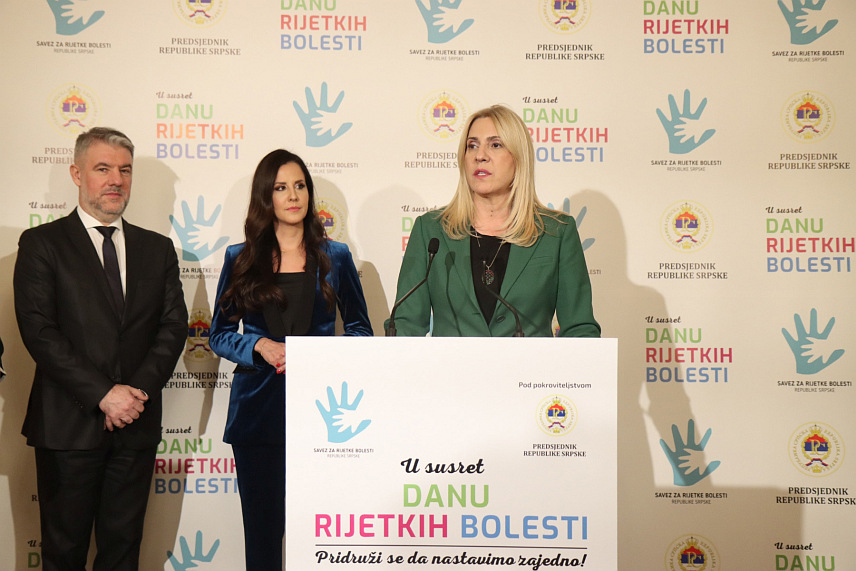 БАЊАЛУКА, 22. ФЕБРУАРА /СРНА/ - Српски члан Предсједништва БиХ Жељка Цвијановић и супруга предсједника Србије Тамара Вучић присуствују у Бањалуци скупу под називом "У сусрет Дану ријетких болести", који организује Савез за ријетке болести Републике Српске./Фото - Борислав Здриња/