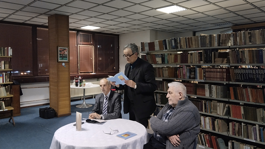 ВЛАСЕНИЦА, 22. фЕБРУАРА /СРНА/ - У Народној библиотеци у Власеници вечерас је промовисан збирка поезије "Спасовдан", првенац аутора Милорада Милићевића, посвећена његовом селу Дрецељ.