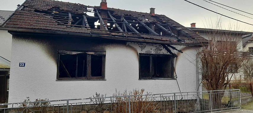 НОВИ ГРАД, 22. ФЕБРУАРА /СРНА/ - Припадници Територијалне ватрогасно-спасилачке јединице Нови Град јутрос су угасили пожар на стамбеном објекту у насељу Видорија.