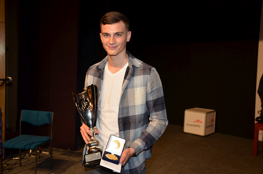 ПРИЈЕДОР, 23. ФЕБРУАРА /СРНА / - Члан Бициклистичког клуба "Козара" двадесетједногодишњи Синиша Лукић проглашен је вечерас за најбољег спортисту града Приједорa за прошлу годину.