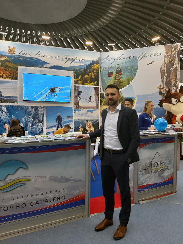 БЕОГРАД, 24. ФЕБРУАРА /СРНА/ - Директор Туристичке организације Источно Сарајево Игор Иконић рекао је Срни да је задовољан бројем посјетилаца на штанду ове организације на Међународним сајму туризма у Београду, гдје су Источно Сарајево и Јахорина представили своју богату понуду.