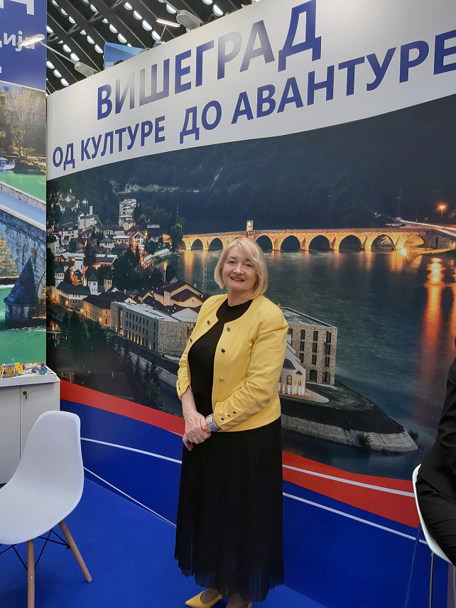 БЕОГРАД, 25. ФЕБРУАРА /СРНА/ - Замјеник директора Туристичке организације Вишеград Оливера Тодоровић је истакла да разноврсна понуда Вишеграда на међународном сајму туризма у Београду може да задовљи све оне туристе који су жељни да виде како нешто из националне и културне баштине, тако и активног туризма, који захтјева природу поред ријеке Дрине.