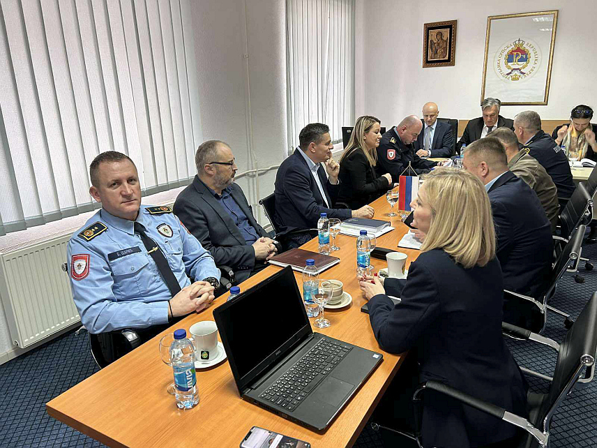 БАЊАЛУКА, 27. ФЕБРУАРА /СРНА/ - Стање безбједности на подручју Републике Српске је добро, констатовано је на колегијуму министра унутрашњих послова Републике Српске у ужем саставу који је одржан у Полицијској управи Мркоњић Град.