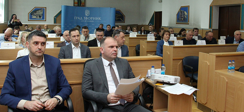 ЗВОРНИК, 27. ФЕБРУАРА /СРНА/ - Градоначелник Зворника Бојан Ивановић на сједници Скупштине града.
