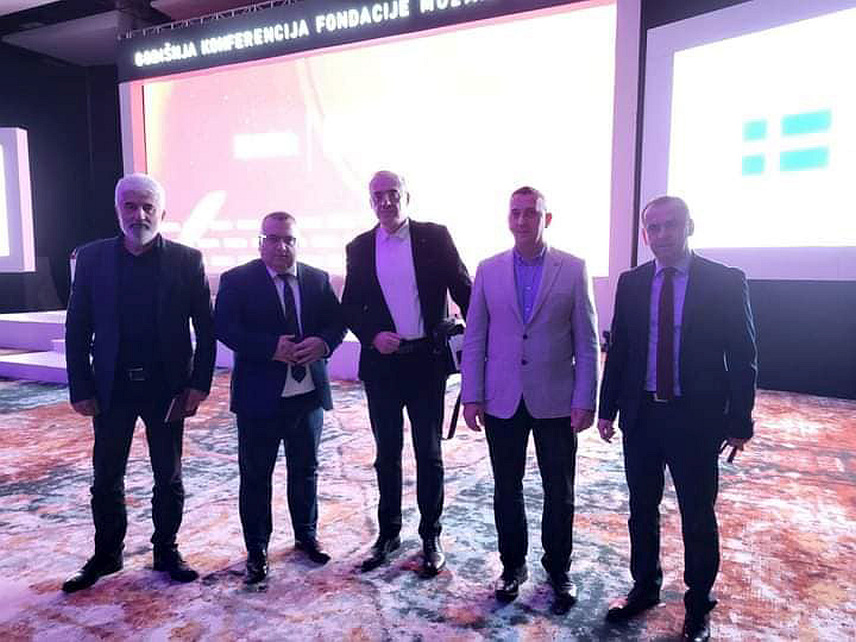 ШАМАЦ, 27. ФЕБРУАРА /СРНА/ - Начелник општине Шамац Ђорђе Милићевић изјавио је Срни да је ова општина у прошлој години реализовала и финансијски подржала два микробизниса и 11 пројеката укупне вриједности око 35.000 КМ у сарадњи са Фондацијом "Мозаик" и Омладинском банком и најавио наставак сарадње.