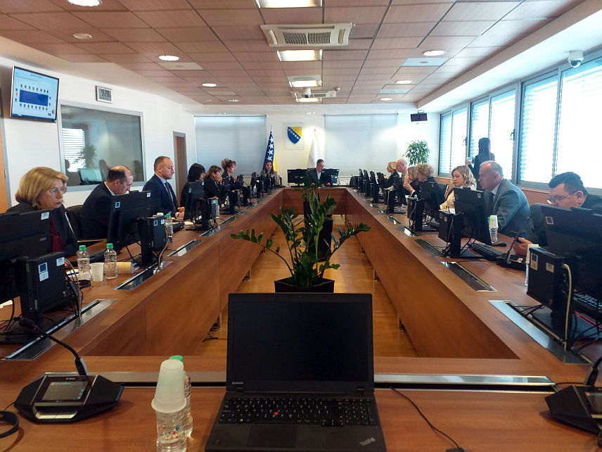 САРАЈЕВО, 28. ФЕБРУАРА /СРНА/ - Предсједник Високог судског и тужилачког савјета /ВСТС/ БиХ Халил Лагумџија рекао је на данашњој сједници Савјета да му је директор судске администрације Норвешке Свен Марис Урке пренио став одређених институција да је ВСТС постао најгори дио власти, што су чланови овог савјета оцијенили непримјереним и неадекватним.