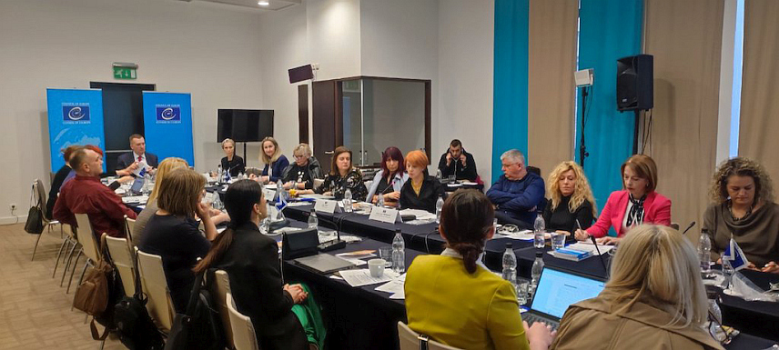 САРАЈЕВО, 28. ФЕБРУАРА /СРНА/ - У Сарајеву одржан Округли сто који је дио пројекта Савјета Европе "Јачање акције против трговине људима у БиХ" који пружа подршку спровођењу Европске конвенције о акцији против трговине људима.