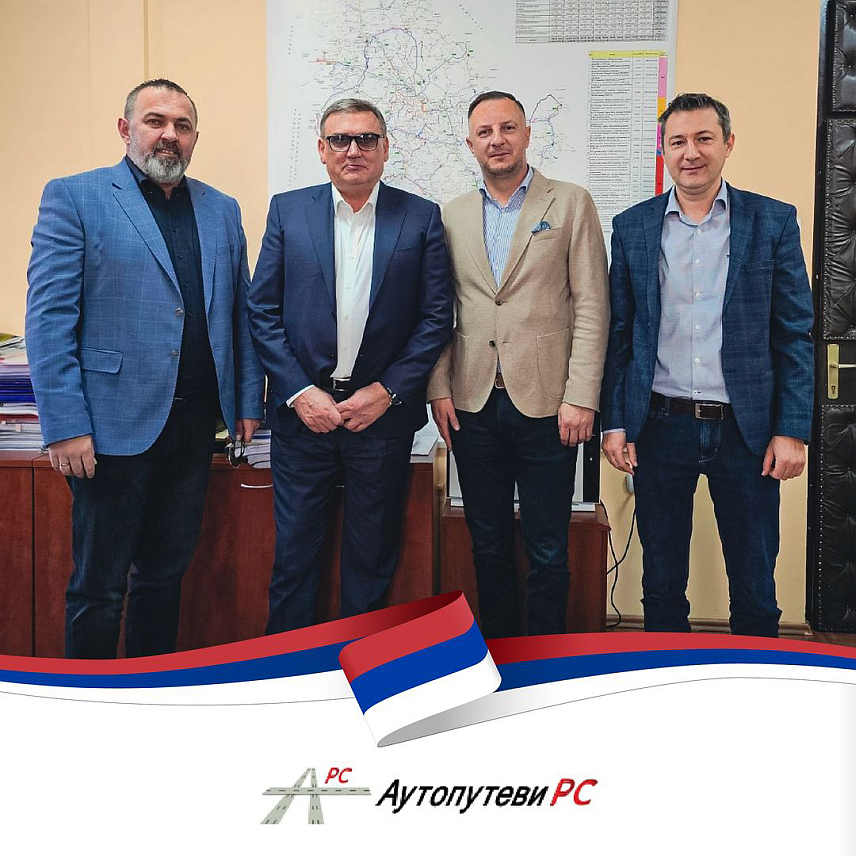 БЕОГРАД, 29. ФЕБРУАРА /СРНА/ - Вршилац дужности директора Јавног предузећа "Аутопутеви Републике Српске" Недељко Ћорић, вршилац дужности извршног директора за техничке послове предузећа Слободан Станаревић, те генерални директор "Путева Србије" Зоран Дробњак разговарали су данас у Београду о тренутним и предстојећим активностима на изградњи ауто-пута од Кузмина до Раче, као и у наставку од Раче до Бијељине.