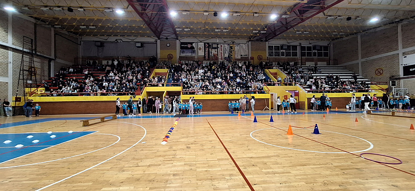 БИЈЕЉИНА, 29. ФЕБРУАРА /СРНА/ - Хуманитарно-ревијална манифестација "Тате играју за дјецу", а сав приход од улазница намијењен је на рачун Дневног центра за дјецу са потешкоћама у развоју.