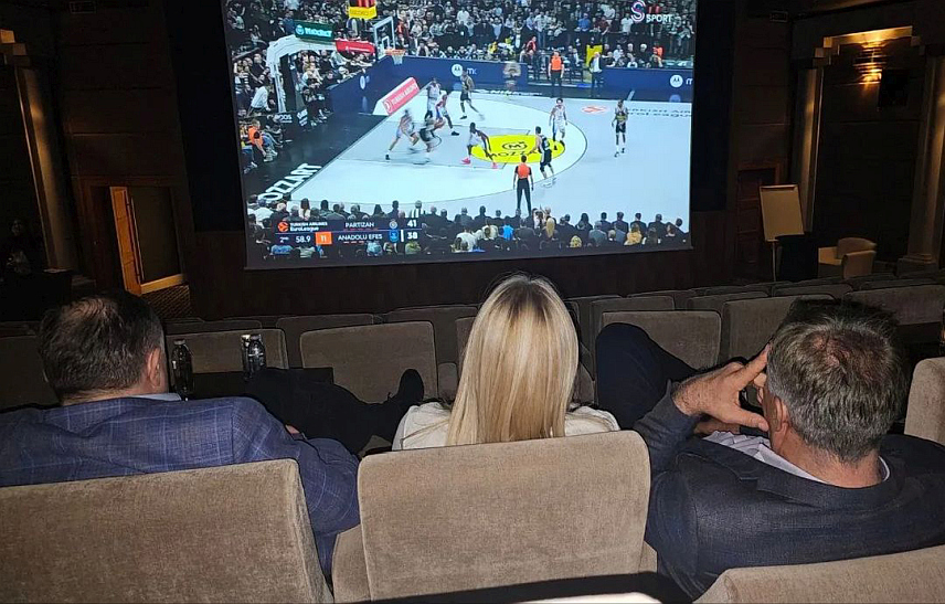 АНТАЛИЈА, 29. ФЕБРУАРА /СРНА/ - Српски члан Предсједништва БиХ Жељка Цвијановић и предсједник Милорад Додик бодре Кошаркашки клуб "Партизан" и из Анталије, у коју су отпутовали због учешћа на Дипломатском форуму.