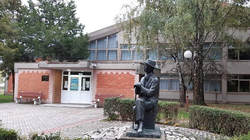 БЕОГРАД, 2. ФЕБРУАРА /СРНА/ - Споменик Алекси Шантићу .