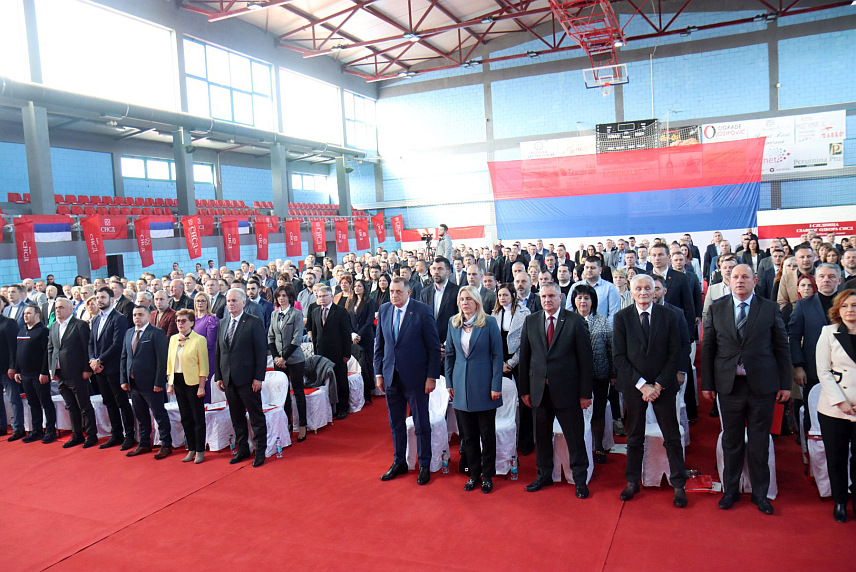 СРБАЦ, 3. ФЕБРУАРА /СРНА/ - Сједница Главног одбора СНСД-а на којој би требали да буду изабрани потпредсједници странке, генерални секретар, пресједништво, те политички и економски савјети, почела је у Српцу у присуству предсједника странке Милорада Додика./ ФОТО - Борислав Здриња/