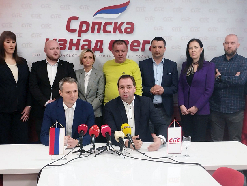 БАЊАЛУКА, 3. ФЕБРУАРА /СРНА/ - Предсједник Социјалистичке партије Српске /СПС/ Горан Селак рекао је да је данас овој партији приступио бивши предсједник Политичко-грађанског фронта "Полиграф" Зоран Талић са својим сарадницима.