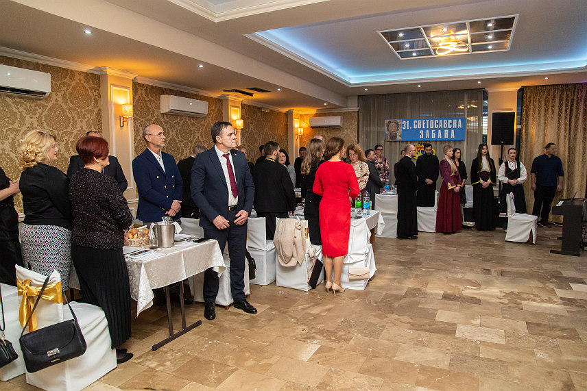 ПРЊАВОР, 4. ФЕБРУАРА /СРНА/ - Коло српских сестара прикупило је 17.047 КМ за хуманитарне сврхе на Светосавској забави.