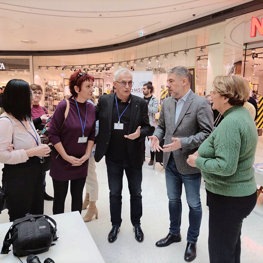 БАЊАЛУКА, 4. ФЕБРУАРА /СРНА/ - У Републици Српској годишње од малигних болести оболи 6.000 особа, а из буџета се издваја 76 милиона КМ за посебан програм лијекова за обољеле, изјавио је данас министар здравља и социјалне заштите Српске Ален Шеранић.
