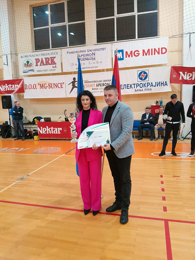 МРКОЊИЋ ГРАД, 4. ФЕБРУАРА /СРНА/ - Атлетичарка Сњежана Писарић проглашена је вечерас за најбољег спортисту општине Мркоњић Град у 2023. години.