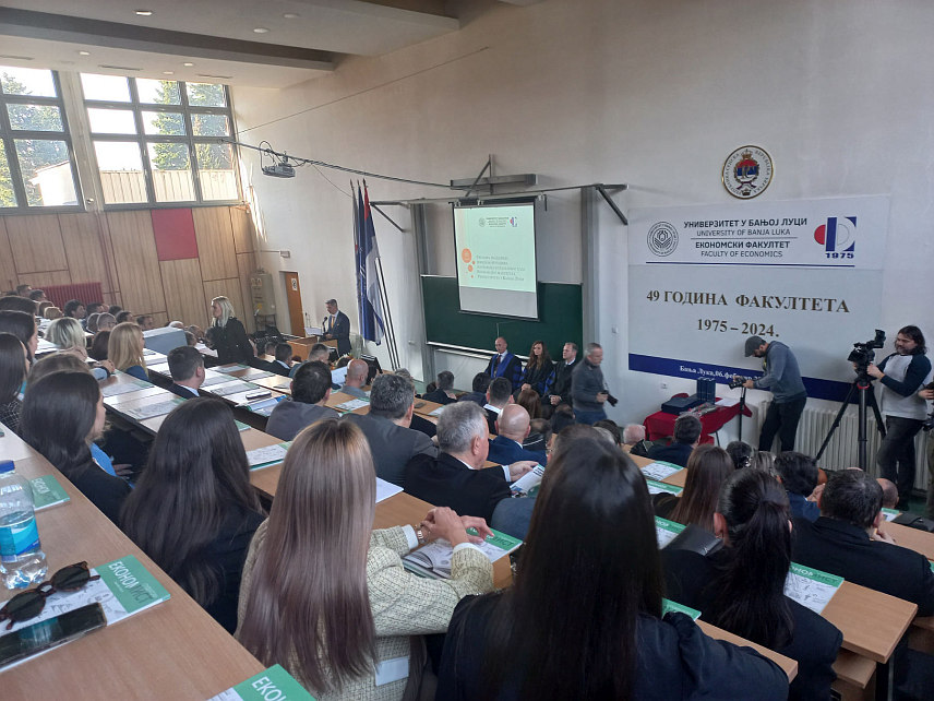 БАЊАЛУКА, 6. ФЕБРУАРА /СРНА/ -  Свечаност поводом обиљежавања 49 година рада Универзитета Економског факултета у Бањалуци.