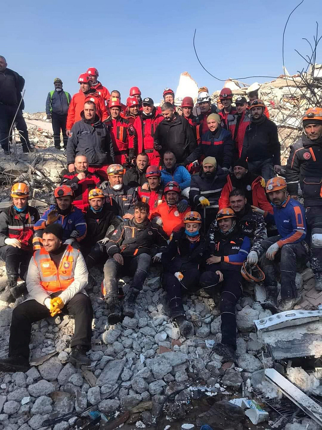 БИЈЕЉИНА, 6. ФЕБРУАРА /СРНА/ - Ненад Јовановић, члан Републичког тима за спасавање из рушевина при Црвеном крсту Српске и члан Горске службе спасавања Бијељина, присуствоваће пријему који 12. фебруара организује градоначелник турског града Кахраманмараша, на годишњицу проналска дјевојчице Ирмак Бајрак испод рушевина разорног земљотреса у Турској./слике из архива/