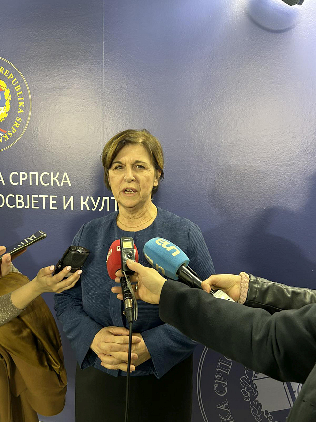 БАЊАЛУКА, 6. ФЕБРУАРА /СРНА/ - Поводом Међународног дана сигурнијег интернета министар просвјете и културе Републике Српске Жељка Стојичић уприличила је данас пријем и уручила награде ауторима радова који су освојили прво, друго или треће мјесто на републичком такмичењу „Како бити сигуран на интернету“ за школску 2023/2024. годину, у просторијама Министарства просвјете и културе.