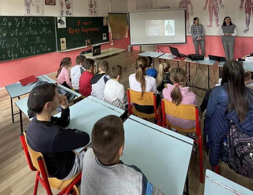 МРКОЊИЋ ГРАД, 7. ФЕБРУАРА /СРНА/ - У Основној школи "Вук Стефановић Караџић" у Бараћима код Мркоњић Града данас је обиљежено 160 година од смрти Вука Стефановића Караџића, једног од најзначајнијих реформатора српског језика, писца првог рјечника српског језика.