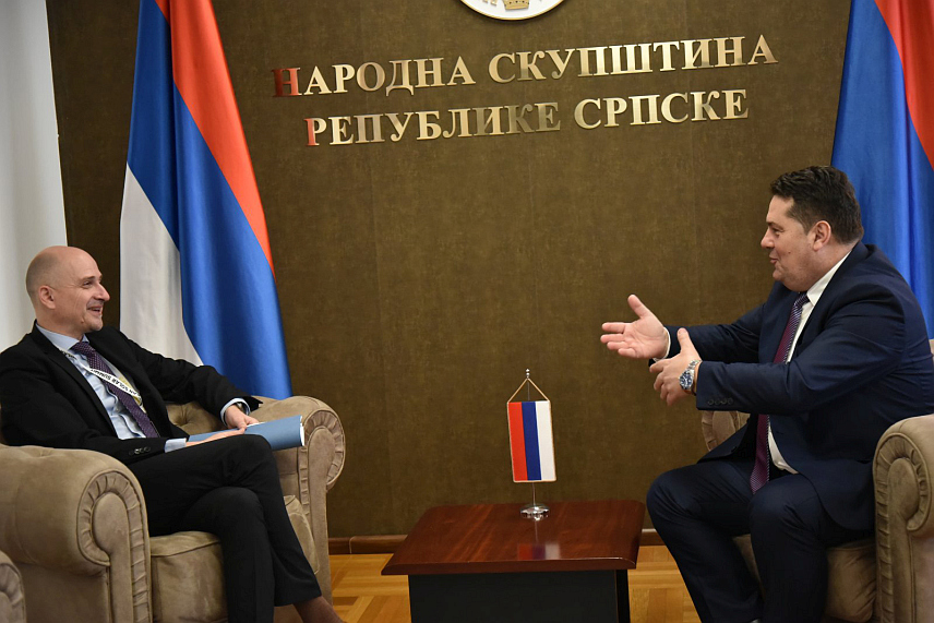 БАЊАЛУКА, 8. ФЕБРУАРА /СРНА/ - Предсједник Народне скупштине Републике Српске Ненад Стевандић са мађарским амбасадором у БиХ Кристијаном Пошом.