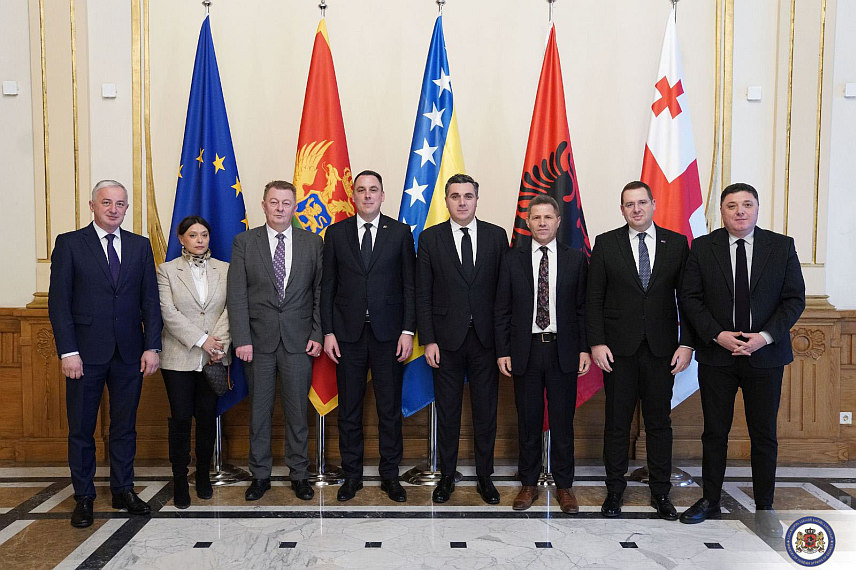 БАЊАЛУКА, 9. ФЕБРУАРА /СРНА/ - Делегат у Клубу Срба у Дому народа Парламентарне скупштине БиХ Радован Ковачевић учествовао у раду парламентарне конференције земаља западног Балкана и Грузије о европским интеграцијама.