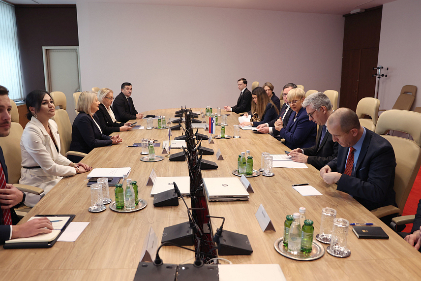 САРАЈЕВО, 9. ФЕБРУАРА /СРНА/ - Предсједавајућа Савјета министара Борјана Кришто на састанку у Сарајеву са предсједником Словеније Наташом Пирц Мусар.