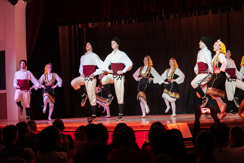 ПРЊАВОР, 10. МАРТА /СРНА/ - Наступом четири културно-умјетничка друштва која дјелују на подручју Прњавора синоћ је завршен Фестивал "Мозаик заједништва" у организацији Омладинског центра Прњавор.