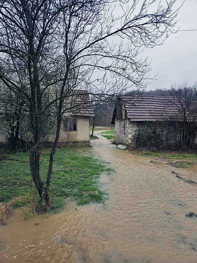 НОВИ ГРАД, 11. МАРТА /СРНА/ - Водостај ријеке Сане у Новом Граду је 360 центиметара и поподне је укључена препумпна станица, потврђено је Срни у локалном Центру за обавјештавање.