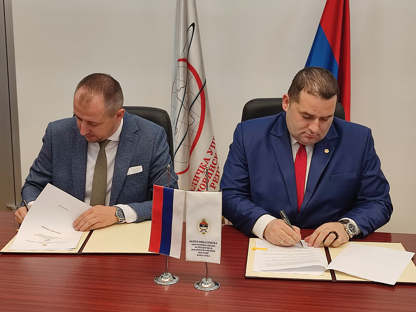 БАЊАЛУКА, 14. МАРТА /СРНА/ - Директори РУГИПП-а Драган Станковић и РЗС-а Дарко Милуновић потписали су данас Споразум о сарадњи, прије свега, у области размјене података које по службеној дужности прикупљају обје стране.