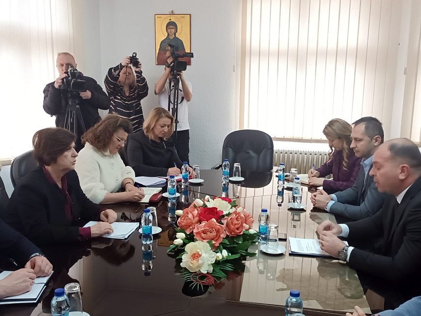 ЗВОРНИК, 15. МАРТА /СРНА/ - Министар просвјете и културе Републике Српске Жељка Стојичић разговарала је данас у Звoрнику са градоначелником Бојаном Ивановићем.