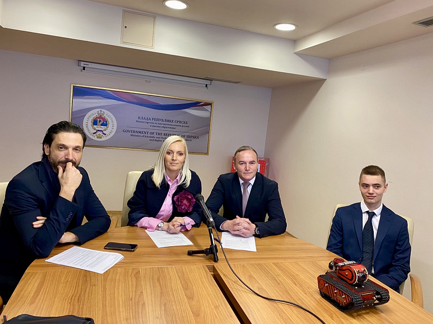 БАЊАЛУКА, 15. МАРТА /СРНА/ - Министарство за научнотехнолошки развој и високо образовање Републике Српске отворило је данас пријаве за такмичење за најбољу технолошку иновацију, чији је циљ подстицање иновативности и предузетништва.