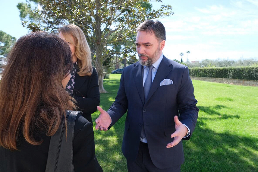 САРАЈЕВО, 15. МАРТА /СРНА/ - Министар спољне трговине и економских односа у Савјету министара Сташа Кошарац током службене посјете Барију, говорио за италијански лист "Ла Газета дел Мецођорно".