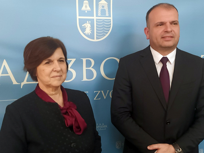 ЗВОРНИК, 15. МАРТА /СРНА/ - Министар просвјете и културе Републике Српске Жељка Стојичић са градоначелником Зворника Бојаном Ивановићем након састанка.