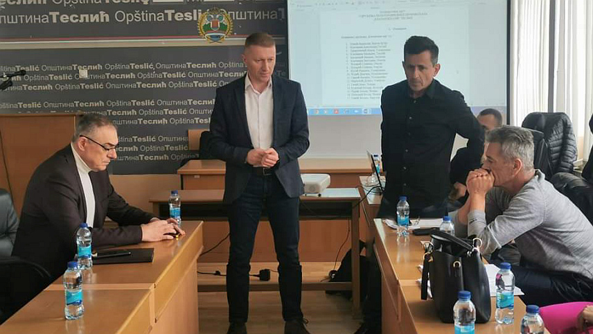 ТЕСЛИЋ , 15. МАРТА /СРНА/ - У Теслићу је данас основано Удружење пољопривредних произвођача "Блатнички сир", којe је окупило око 20 пољопривредника с циљем сертификације и заштите географског поријекла блатничког сира.