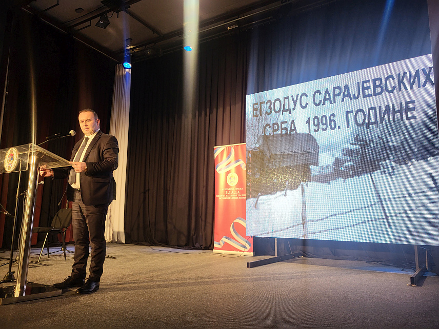 ПАЛЕ, 16. МАРТА/СРНА/ - Градоначелник Источног Сарајева Љубиша Ћосић, обраћање на духовној академији која је одржана на Палама поводом обиљежавања 28 година од егзодуса сарајевских Срба.