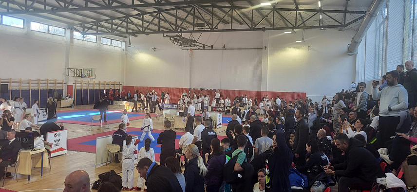 БАЊАЛУКА, 17. МАРТА /СРНА/ - У Бањалуци је данас почело Отворено првенство Републике Српске у каратеу за дјецу до 14 година на којем учествује око 600 такмичара из 46 клубова.