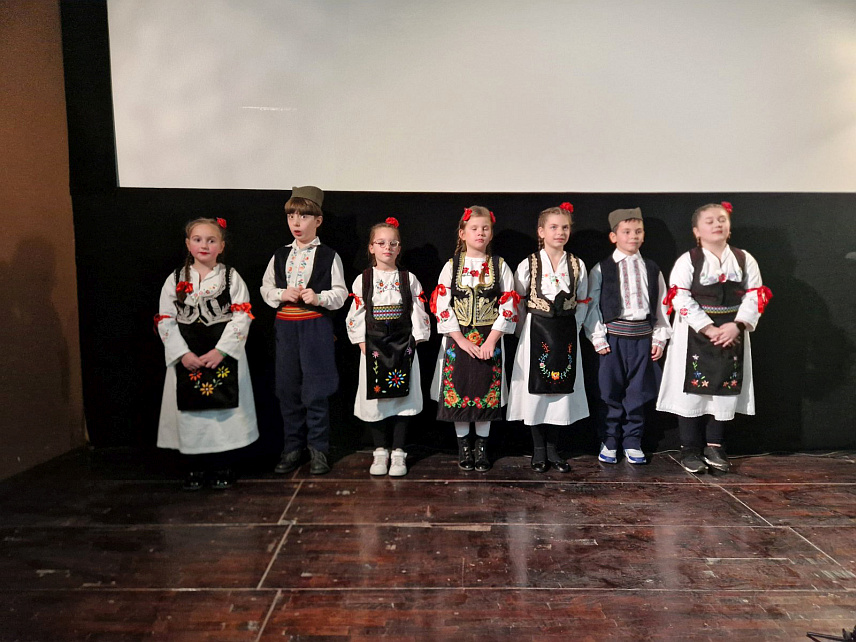 ВИШЕГРАД, 17. МАРТА /СРНА/ - Пригодни програму у Андрићграду обиљежено 910 година од рођења Стефана Немање у организацији Гусларског друштва "Раде Јамина" из Вишеграда на коме су учествовали ученици основне школе и млади гуслари.