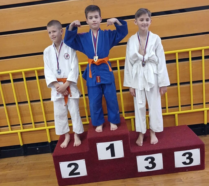 ВИШЕГРАД, 18. МАРТА /СРНА/ - Вишеградски џудисти освојили су четири медаље на Међународном џудо турниру "Милићи опен 2024" у конкуренцији 250 такмичара из Србије, Хрватске, Црне Горе, Републике Српске и Федерације БиХ.