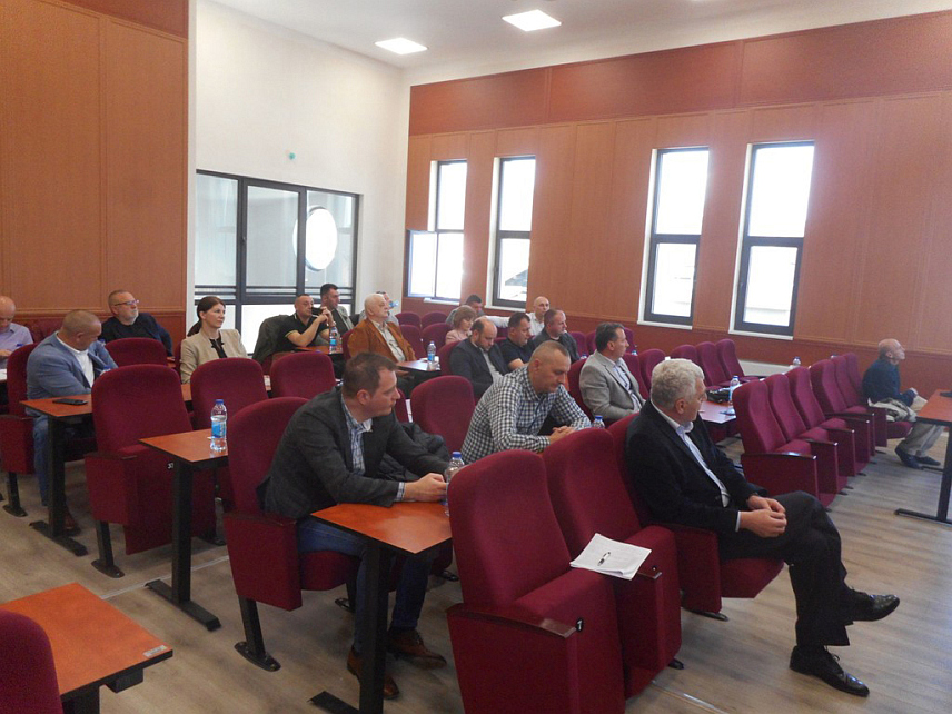 БРАТУНАЦ, 18. МАРТА /СРНА/ - У општини Братунац данас је деблокиран рад Скупштине општине и нова скупштинска већина, окупљена око СНСД-а, привела је крају наставак рада општинског парламента.