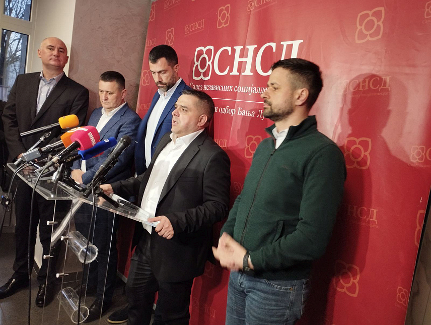БАЊАЛУКА, 18. МАРТА /СРНА/ - Потпредсједник СНСД-а задужен за локалне заједнице Мирослав Бојић на конференцији за новинаре у Бањалуци након састанка Предсједништва Градског одбора СНСД-а Бањалука.